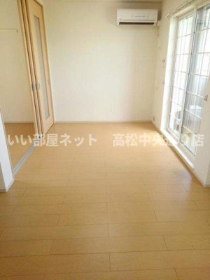 【居間・リビング】 | グランデール観音寺Ａ