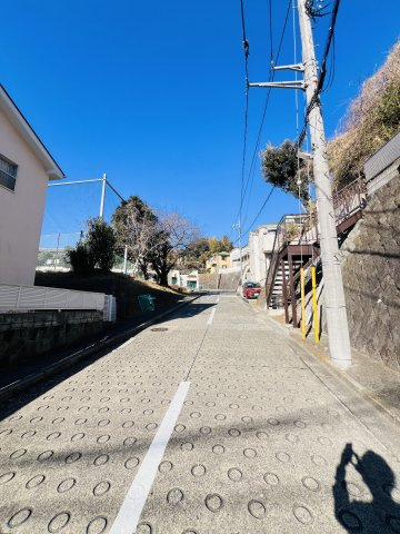 鎌倉×江ノ島、湘南の真ん中で叶える暮らし。の前面道路含む現地写真