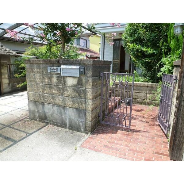 海田貸家のエントランス