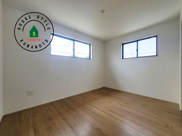 熊本市南区御幸木部3丁目第2-2棟（3号棟）　の洋室|柔らかい陽光が差し込む明るいお部屋を演出する設計。彩光の取れる窓が気持ちの良いお部屋を創り上げます。