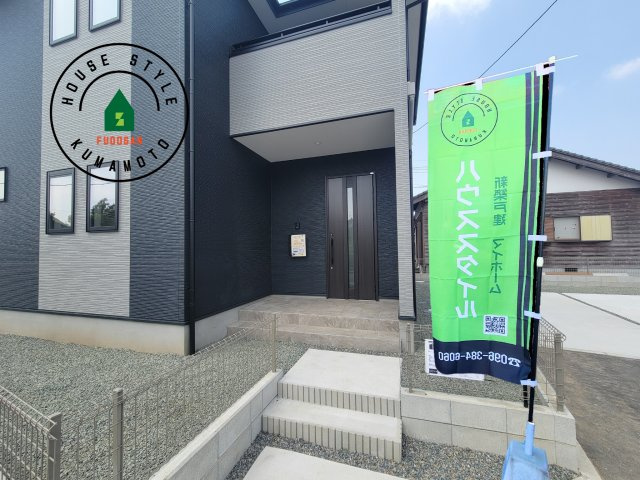 熊本市南区御幸木部3丁目第2-2棟（3号棟）　の玄関|おでかけの時も帰った時も、「我が家」を最初に感じでもらえる素敵な空間に。