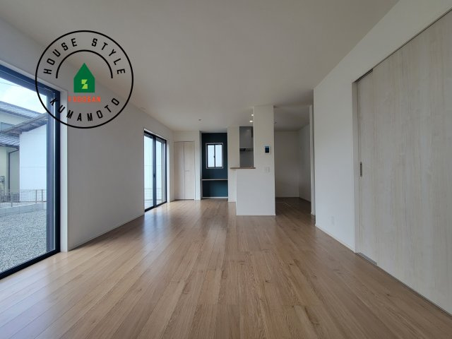 熊本市南区御幸木部3丁目第2-2棟（3号棟）　の居間・リビング|多くの時間を過すことになるリビングだからこそ、いつも穏やかな空間・解放感が味わえ毎日が充実します。