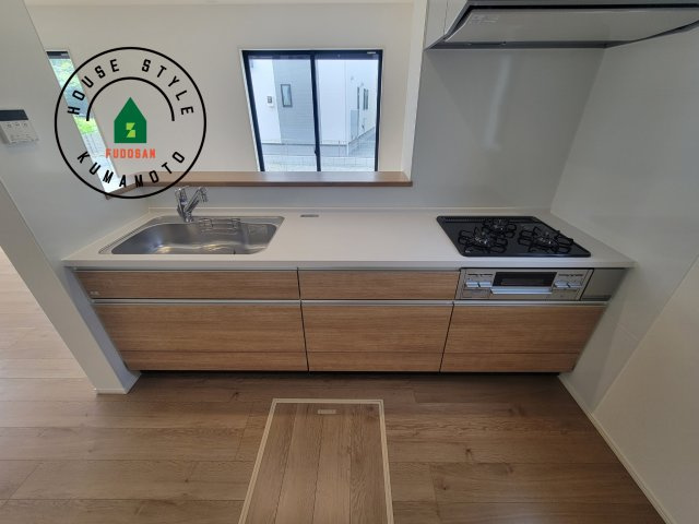 熊本市南区御幸木部3丁目第2-2棟（3号棟）　のキッチン|ご家族を近くに感じられる対面キッチンのLDK。会話もはずみそうですね。