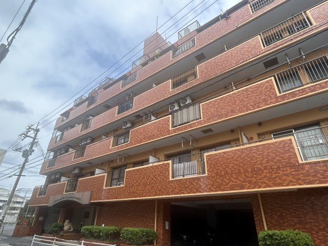 ライオンズマンション泊三丁目第２の外観