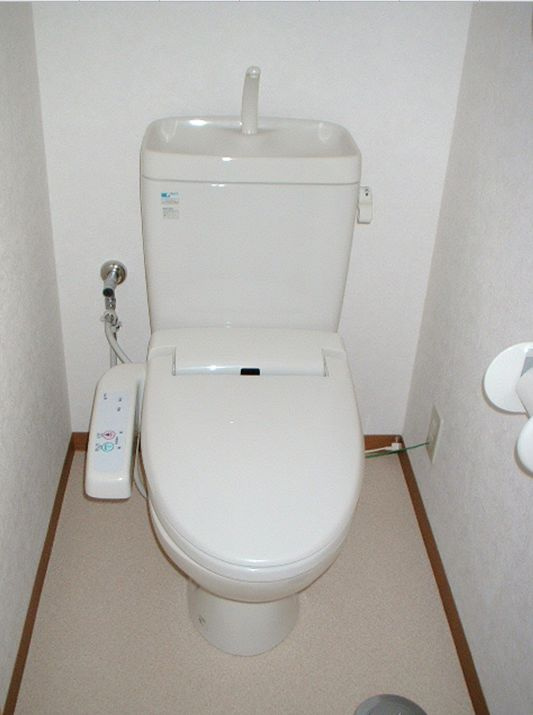 エスポワール松園Ａのトイレ|洗浄機能付き暖房便座