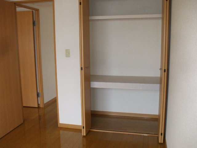 エスポワール松園Ａの収納|北側洋室収納
