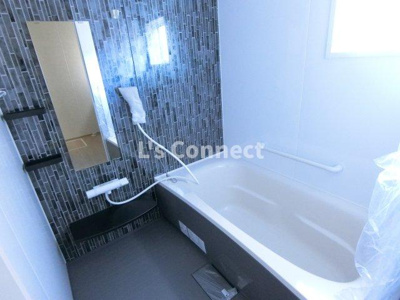 【浴室】 | 大代貸家Ｄ | 足を伸ばして入れる１坪浴室。追焚き付き。