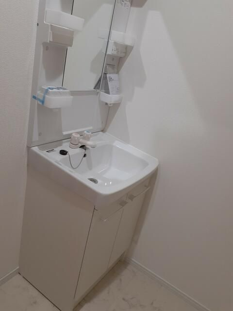 紀の川ビルの独立洗面台