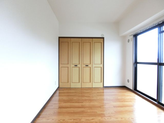 エスポアール岩根の寝室|同物件別部屋イメージ写真