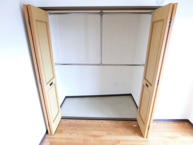 エスポアール岩根の収納|同物件別部屋イメージ写真