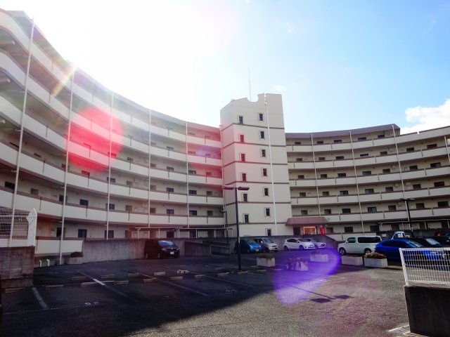 エスポアール岩根の外観