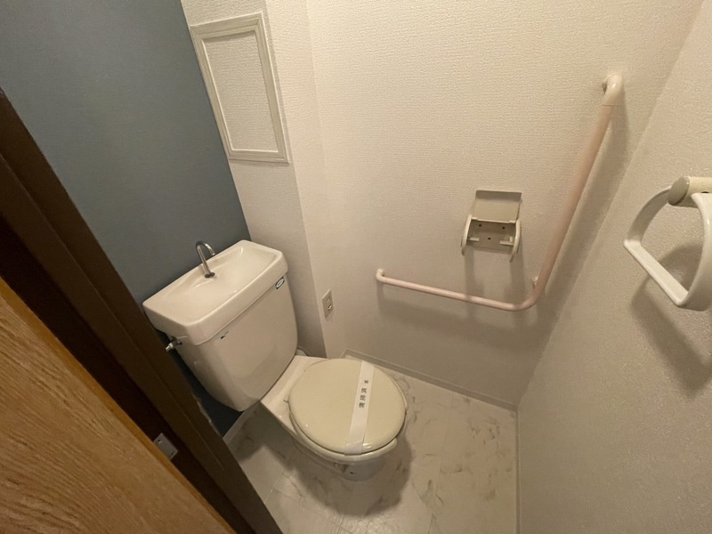 エスポアール岩根のトイレ|同物件別部屋イメージ写真