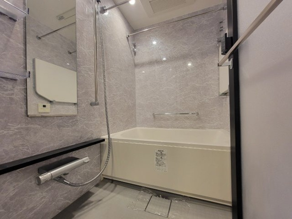 【浴室】 | 【浴室】浴室暖房乾燥機搭載！毎日の入浴だけでなく、洗濯物干しにも重宝します！ミストサウナ機能付き！