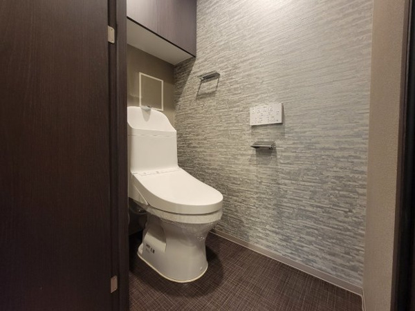 【トイレ】 | 【トイレ】エレガントな内装のトイレです！温水洗浄・暖房便座で365日快適！