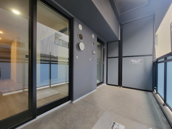 【バルコニー】 | 【バルコニー】約7.22㎡！南向きの明るく風通しのよいバルコニーです！洗濯物もたっぷり干せます！