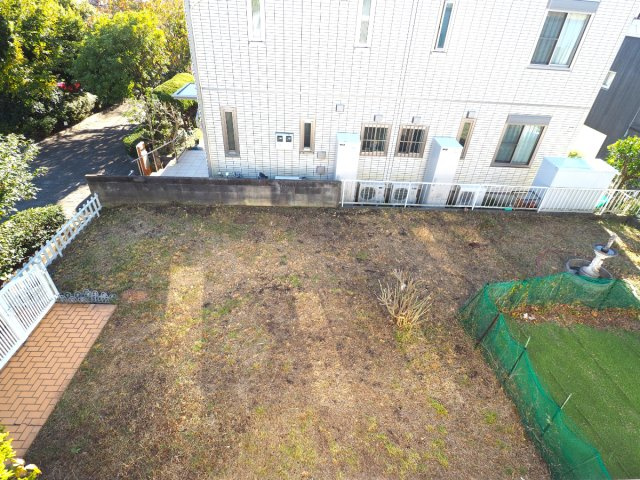 海まで徒歩１０分！海と富士山を望むプロムナード沿いの戸建の庭