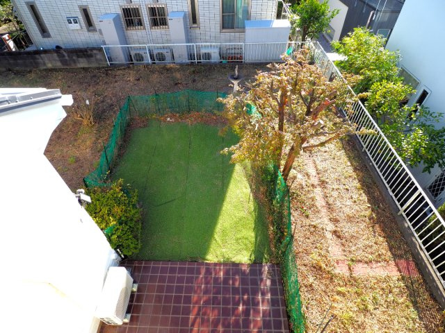 海まで徒歩１０分！海と富士山を望むプロムナード沿いの戸建の庭