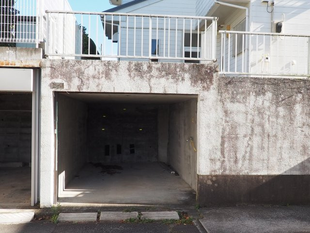 海まで徒歩１０分！海と富士山を望むプロムナード沿いの戸建の駐車場