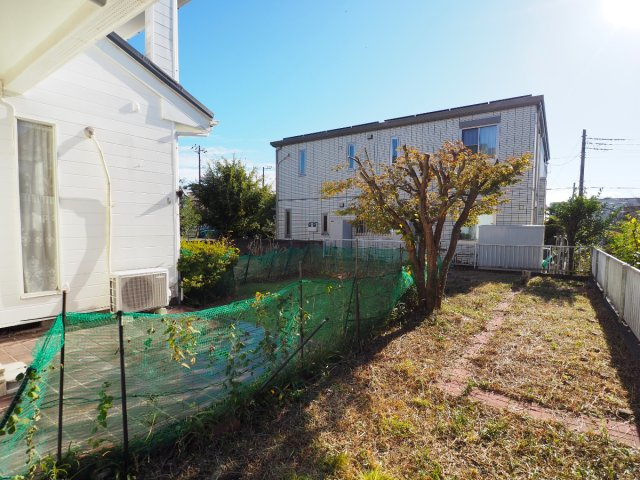 海まで徒歩１０分！海と富士山を望むプロムナード沿いの戸建の庭