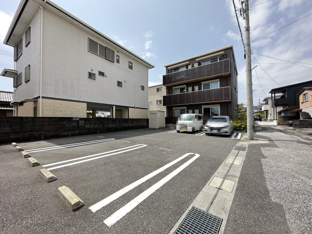 ベレオ ゴールドの駐車場