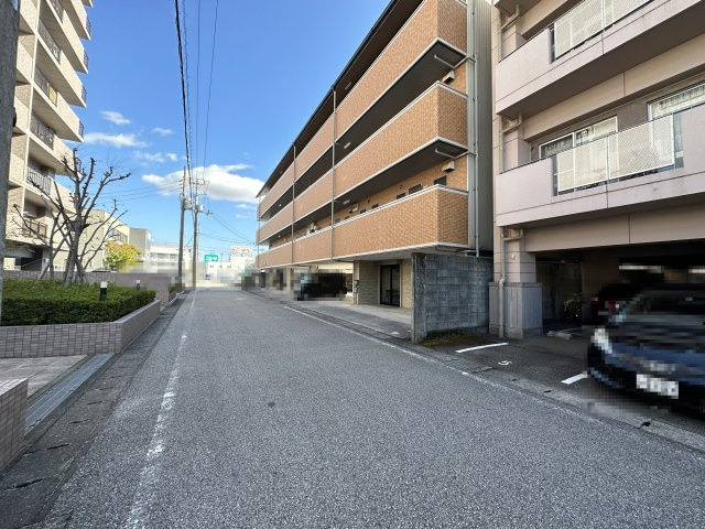 コンフォート弥右衛門の駐車場
