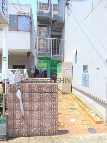 J-PLANZ山王(ジェイプランズ山王)のエントランス