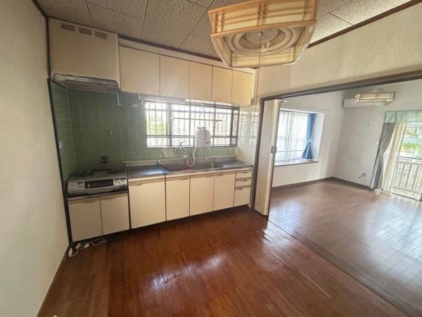 宮崎市月見ヶ丘　中古戸建の居間・リビング