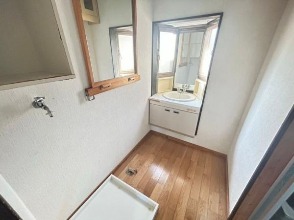 宮崎市月見ヶ丘　中古戸建の独立洗面台