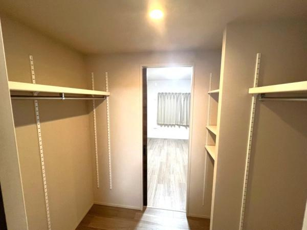 ザ・レジデンス大淀河畔の収納|【ウォークスルークローゼット】