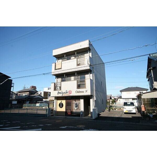 シャトーNの外観