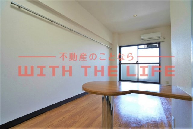 トーカンキャステール通町【キャッシュバック対象物件】の居間・リビング|使いやすいリビングです