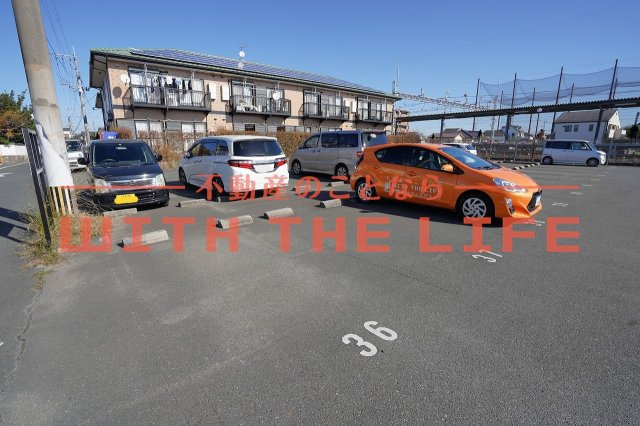 ステーションタウン大善寺【キャッシュバック対象物件】の駐車場|カースペースがあります