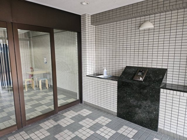 リーベスト春日桜ケ丘のエントランス|清潔なエントランスです