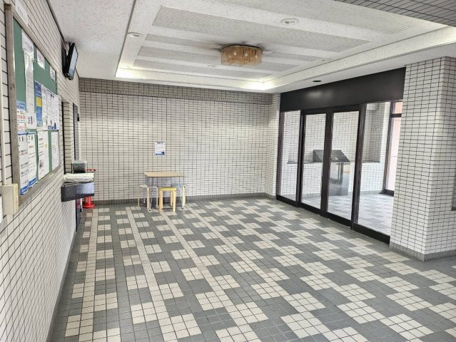 リーベスト春日桜ケ丘のエントランス|落ち着いたエントランスです