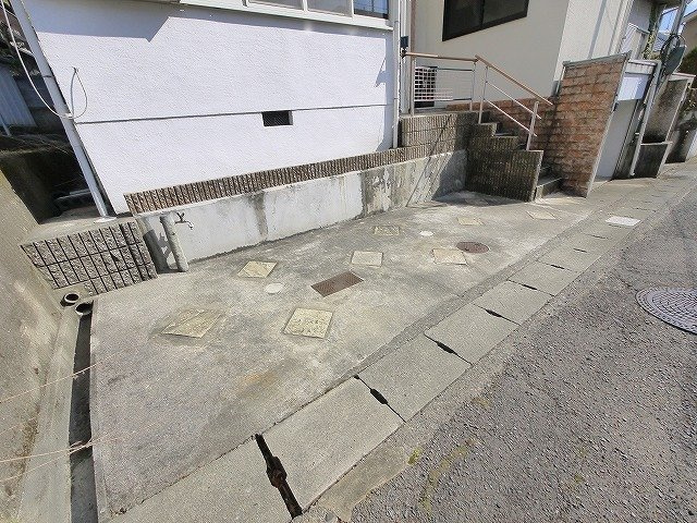 櫟本町貸家の駐車場