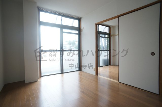 サンハイツ坂末の洋室