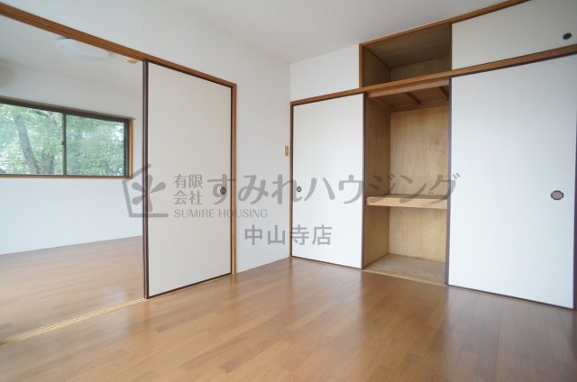 サンハイツ坂末の洋室