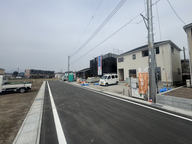 新築　前橋市青柳町第25　クレイドルガーデン　１号棟の前面道路含む現地写真|現地写真　南側接道幅員約6ｍ