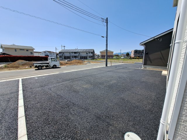 新築　前橋市青柳町第25　クレイドルガーデン　2号棟の駐車場|現地写真　駐車スペースは並列2台分可能です！
