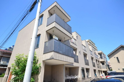 【外観】 | ファーストメゾン | 鉄骨３階建て