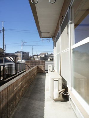 【バルコニー】 | ライブハウスⅠB | 日当たり良好！お洗濯物がたくさん干せます♪