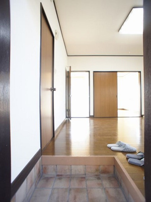 【玄関】 | ライブハウスⅠB | 広々とした空間です☆