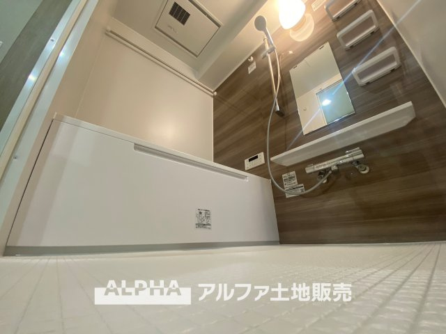 ライオンズマンション高幡不動第二の冷暖房・空調設備|浴室乾燥機を完備し、雨の日や花粉の季節も快適に洗濯可能。浴室のカビ予防にも役立ち、いつでも清潔な空間を維持できます。便利な設備で暮らしを快適に。