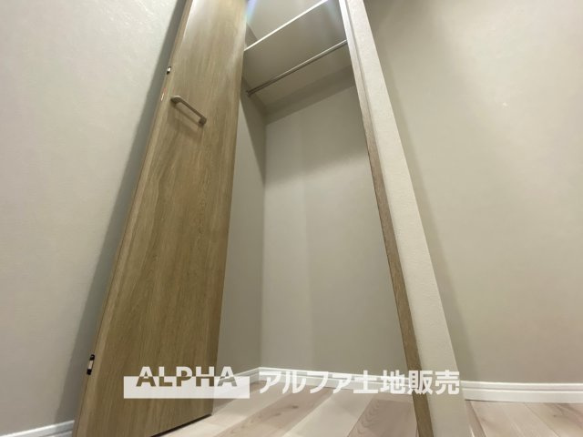 ライオンズマンション高幡不動第二の収納|充実した収納スペースを確保。衣類や日用品をすっきり整理でき、快適な暮らしをサポートします。室内を広く使える、便利な収納設計です。