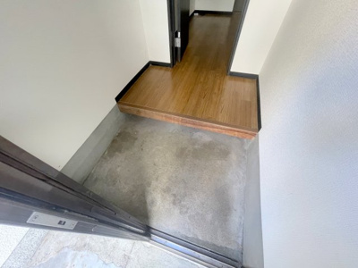 【玄関】 | 岡5丁目 戸建