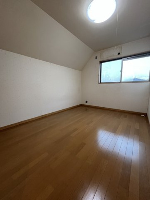 【洋室】 | 大津市唐崎1丁目22-4　中古戸建 | 2階洋室