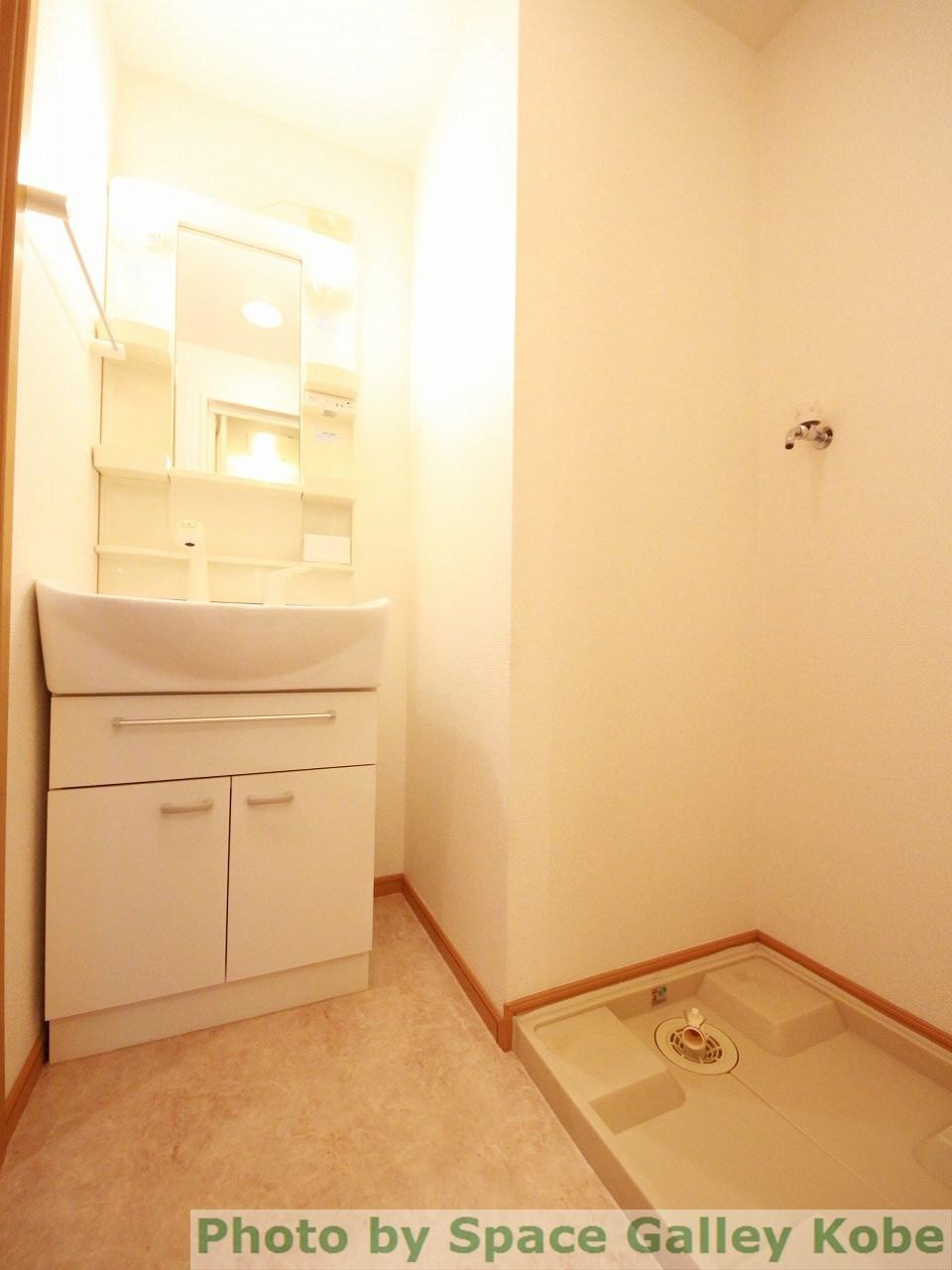 タカラピュアの洗面所|※お部屋により仕様が異なる場合があります。