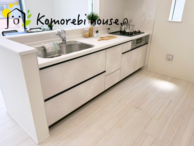 北本西高尾7丁目　24‐1期　新築一戸建て　リナージュ　02のキッチン|コンパクトなキッチンで掃除もラクラク
