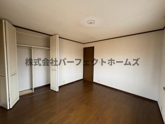 東香里南町戸建　賃貸の居間・リビング|ゆったりとした居間です