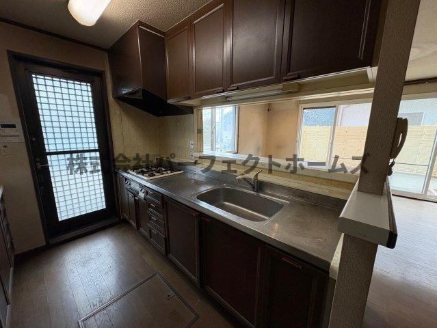 東香里南町戸建　賃貸のキッチン|コンパクトなキッチンで掃除もラクラク